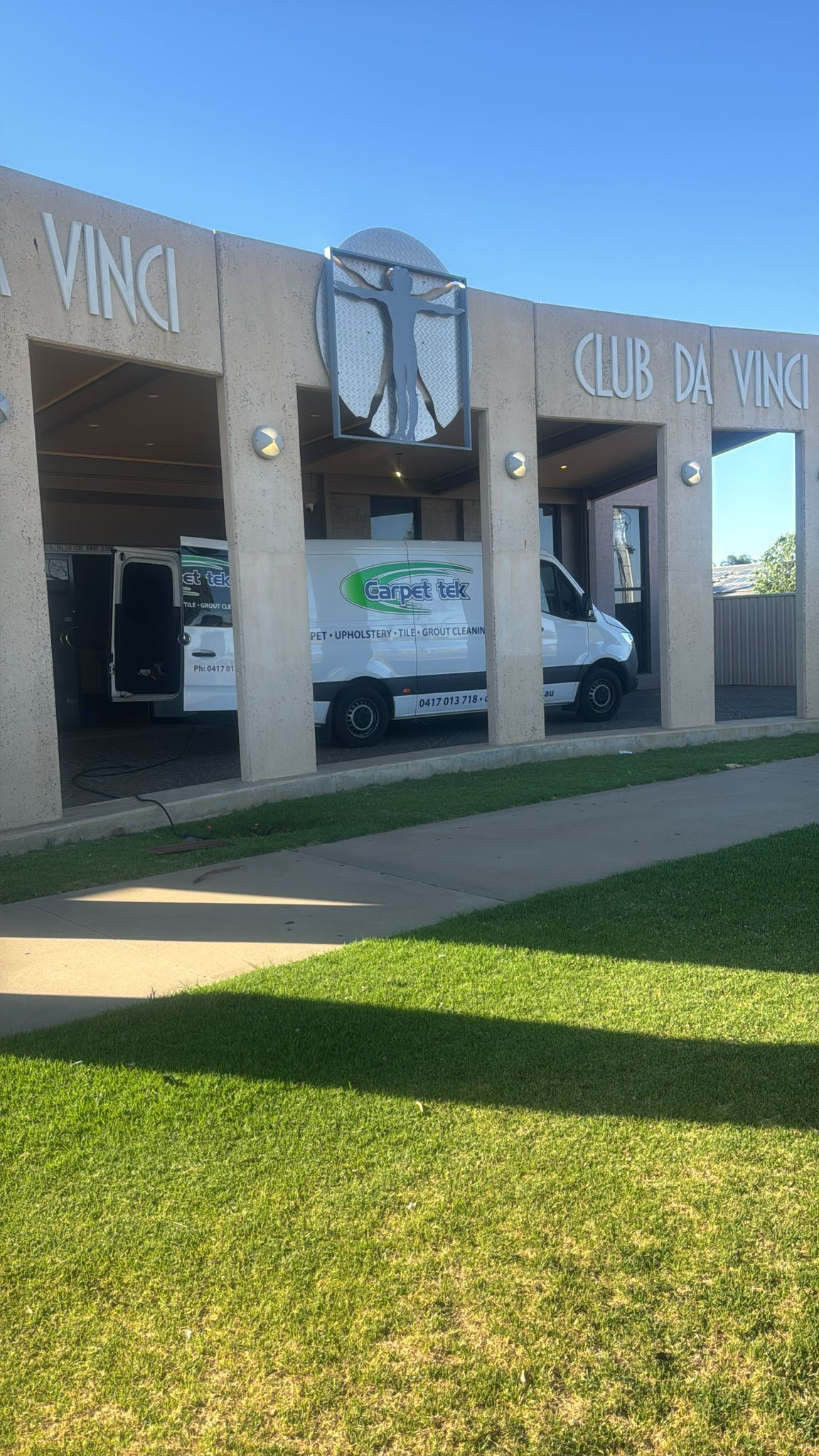 Carpet Tek van at Club Da Vinci commercial venue